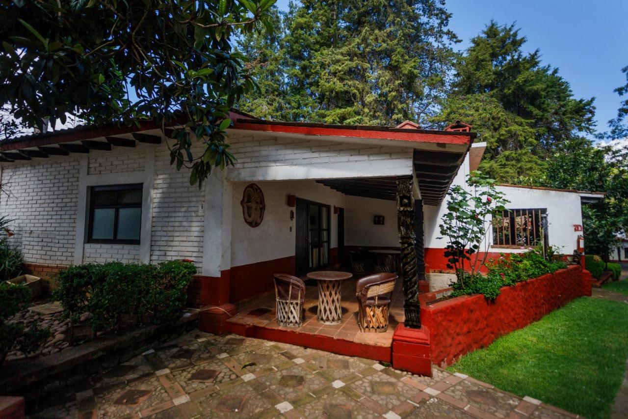 Lago Sol Hotel & Suites Tzintzuntzan Exterior photo