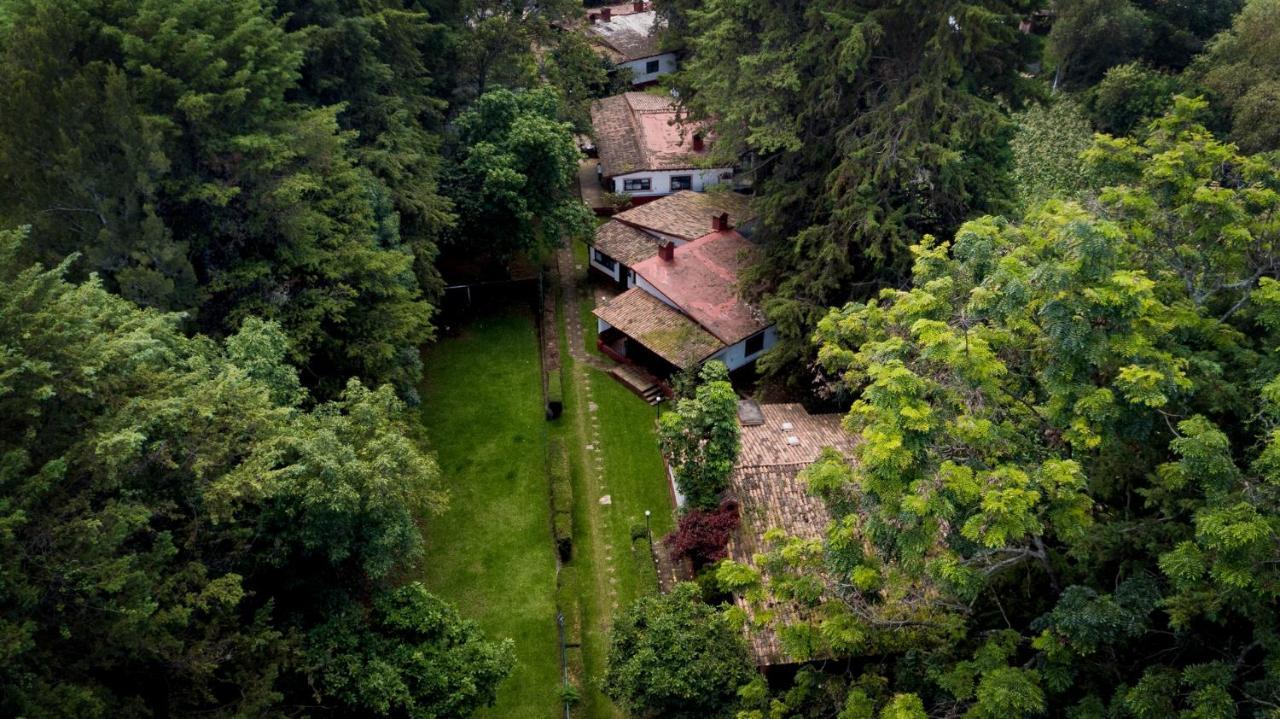 Lago Sol Hotel & Suites Tzintzuntzan Exterior photo