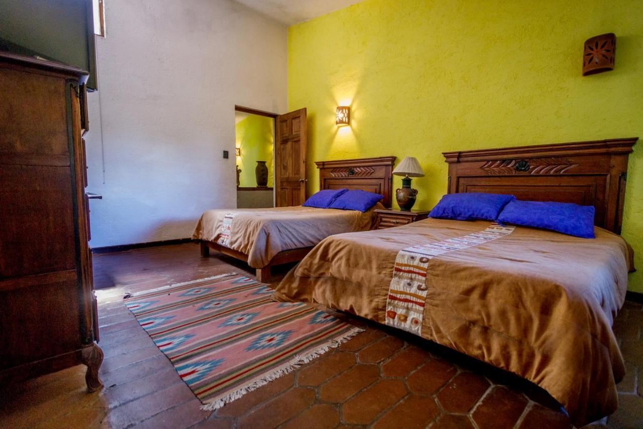 Lago Sol Hotel & Suites Tzintzuntzan Exterior photo