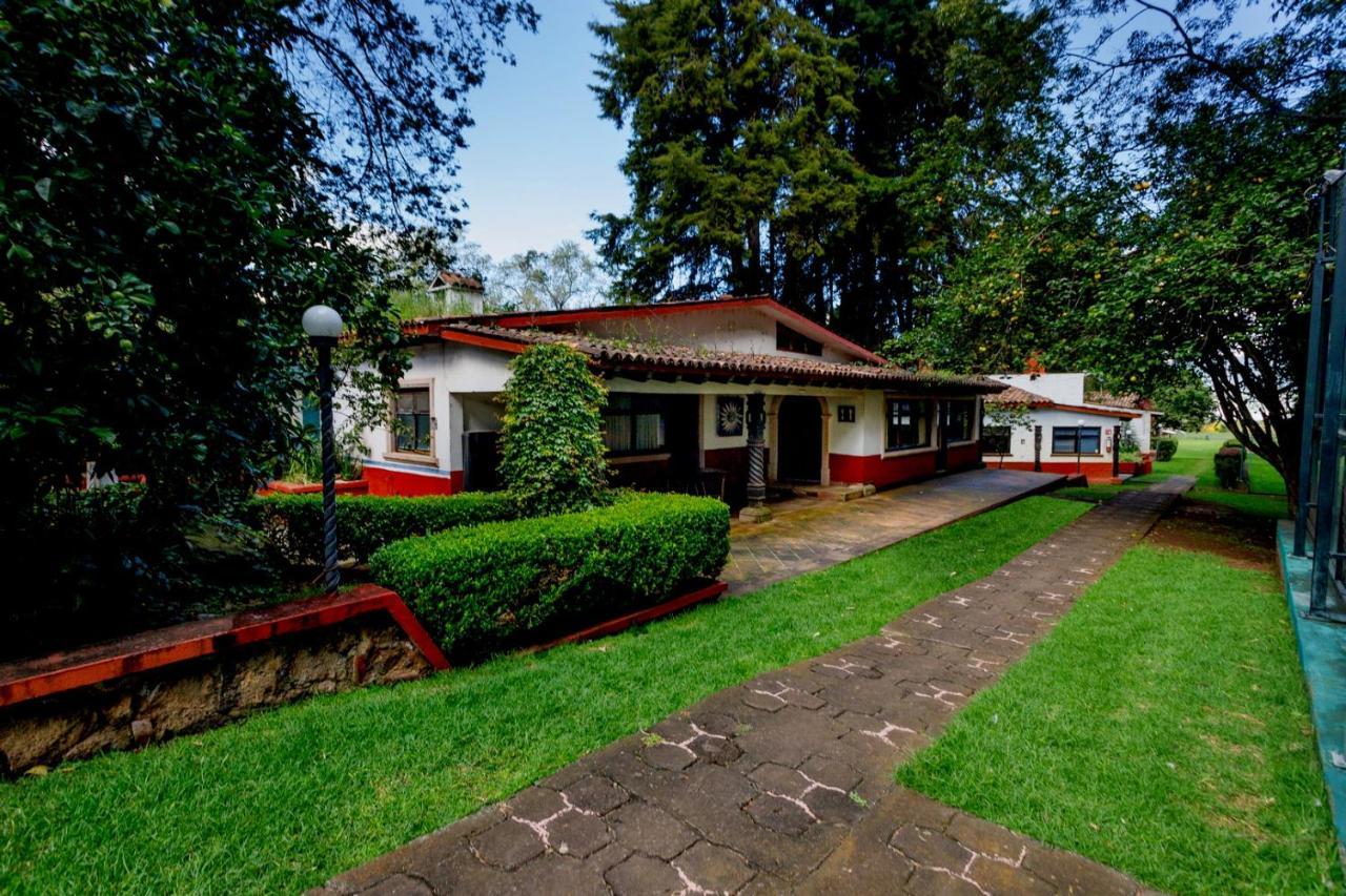 Lago Sol Hotel & Suites Tzintzuntzan Exterior photo