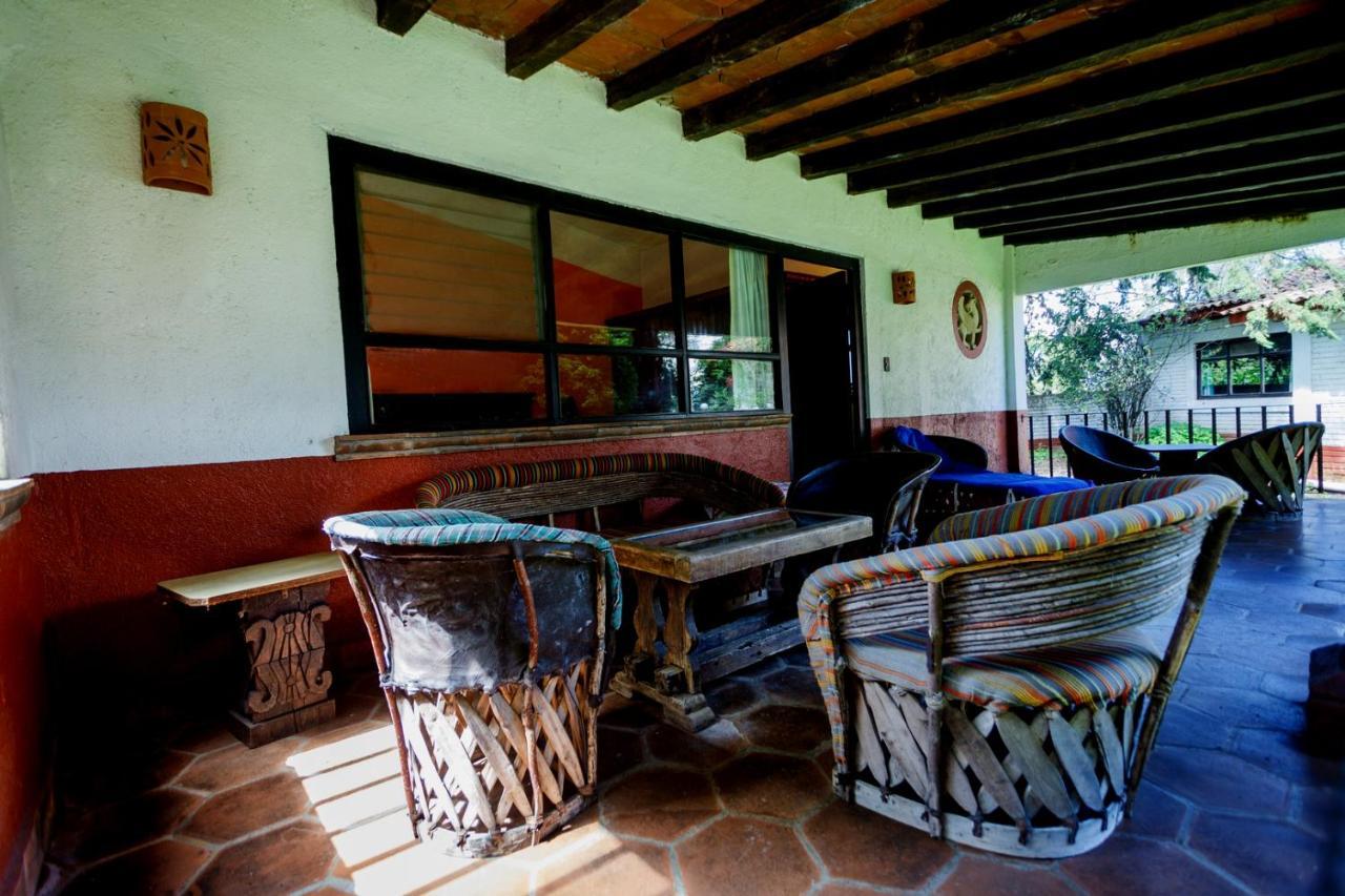 Lago Sol Hotel & Suites Tzintzuntzan Exterior photo
